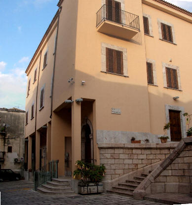 Il comune di S. Marco d'Alunzio - Storica sede municipale dell'antica citt siciliana