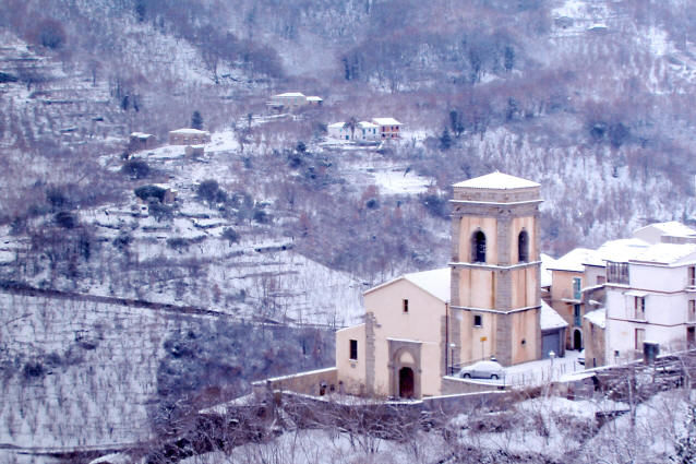 Ucria - Chiesa Annunziata con neve