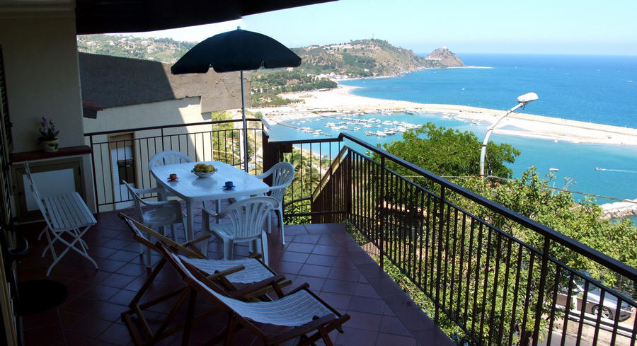 Terrazzo Panoramico Casa Vacanze di Capo d'Orlando Sicilia A35G