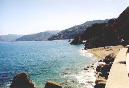 La bella spiaggia di S. Gregorio poco prima della galleria a Capo d'Orlando (Sicily)