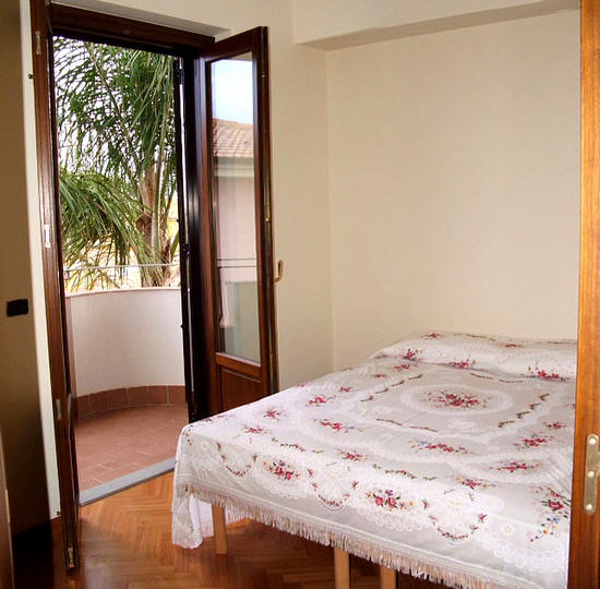 Acquedolci - Sicilia: Seconda camera da letto della Villa - casa per vacanze AQ02