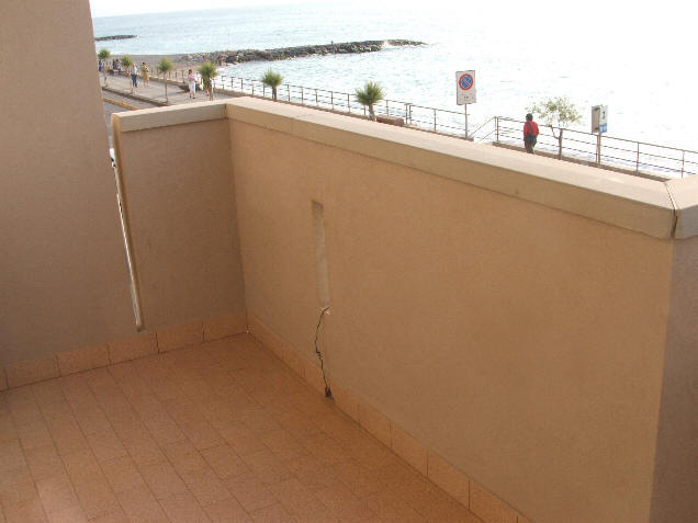 Terrazzo con vista mare della casa vacanza in Sicilia a Capo d'Orlando CD04