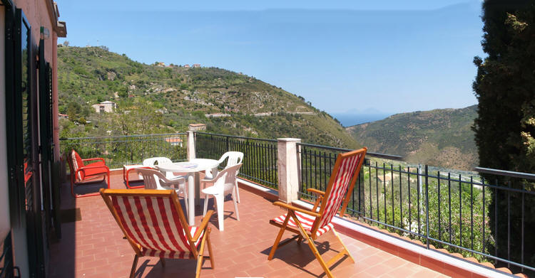 Terrazzo vista mare e monti Casa Villa Vacanze di Militello Rosmarino MR01