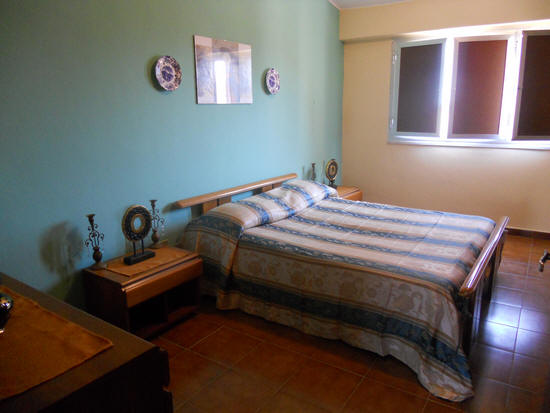 Camera da letto della casa vacanze di Santo Stefano di Camastra - Sicilia SC01