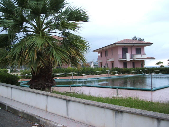 Acquedolci - Piscina Villa con piscina e campo tennis in vendita AQ01